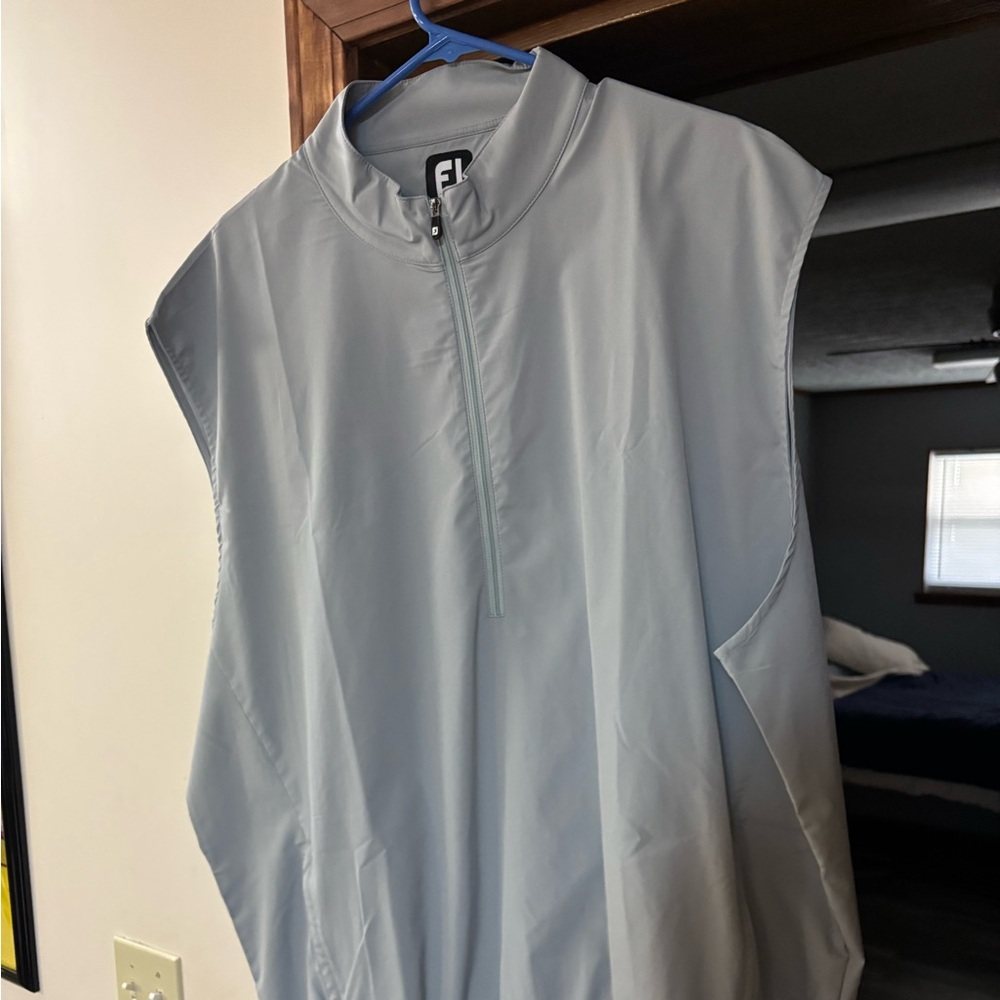 Great condition Gray 2X XXL Footjoy quarter zip wind golf vestNon smoking home.